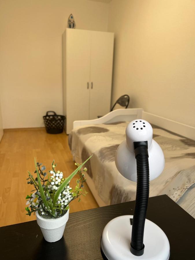 Messe Zimmer/Ferienwohnung Hannover Esterno foto